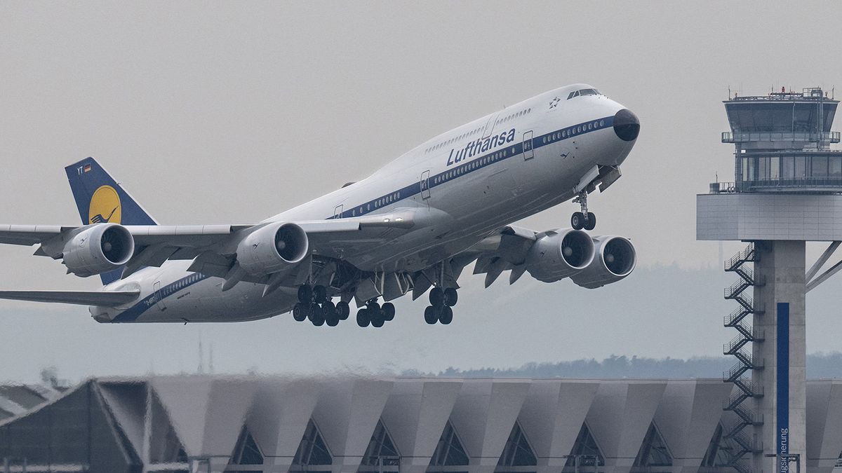 Kiszámolták, mennyit bukott eddig a Lufthansa a sztrájkokkal