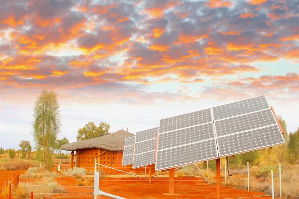 Solar,Panels,In,Desert,Under,Colorful,Sunset,Sky,Clouds,,Sun
Afrikának több ezer milliárd dollár támogatás kell, hogy elérje a klímacéljait.