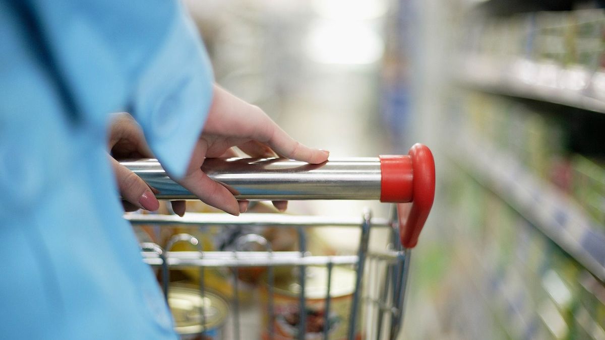 Az MNB szerint az infláció és pszichés okok is gátolták a fogyasztást