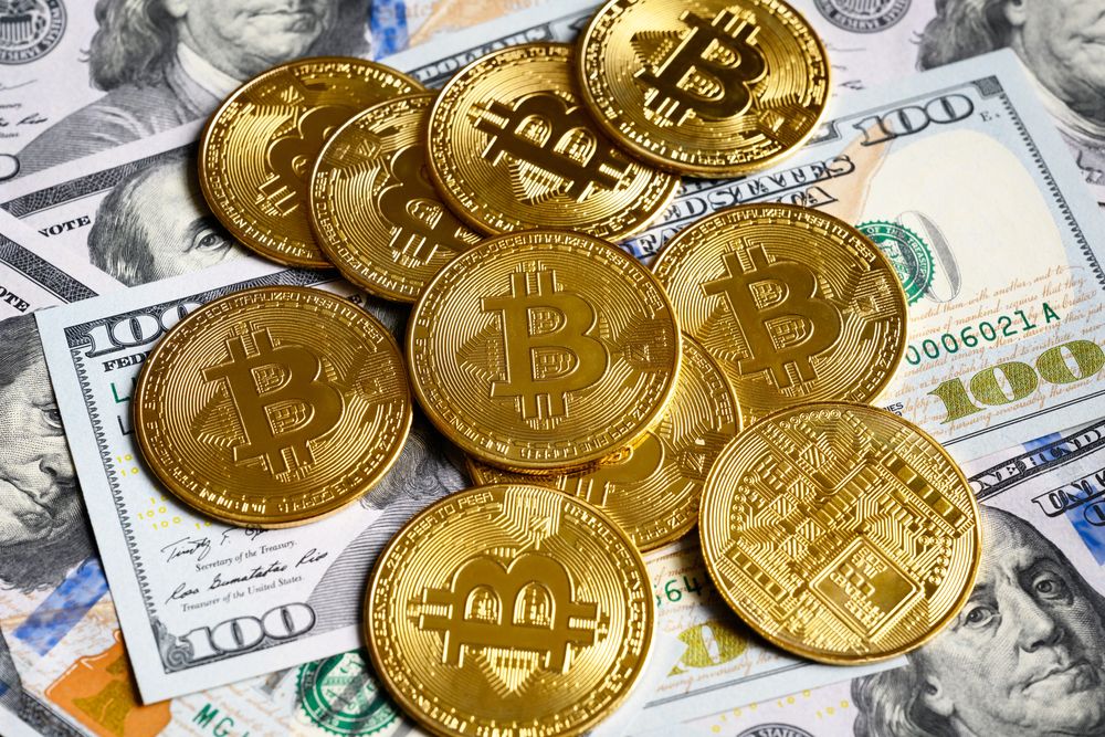 Bitcoin,With,Dollar,Cash,,Virtual,Crypto,Currency,Bitcoin,(btc),And