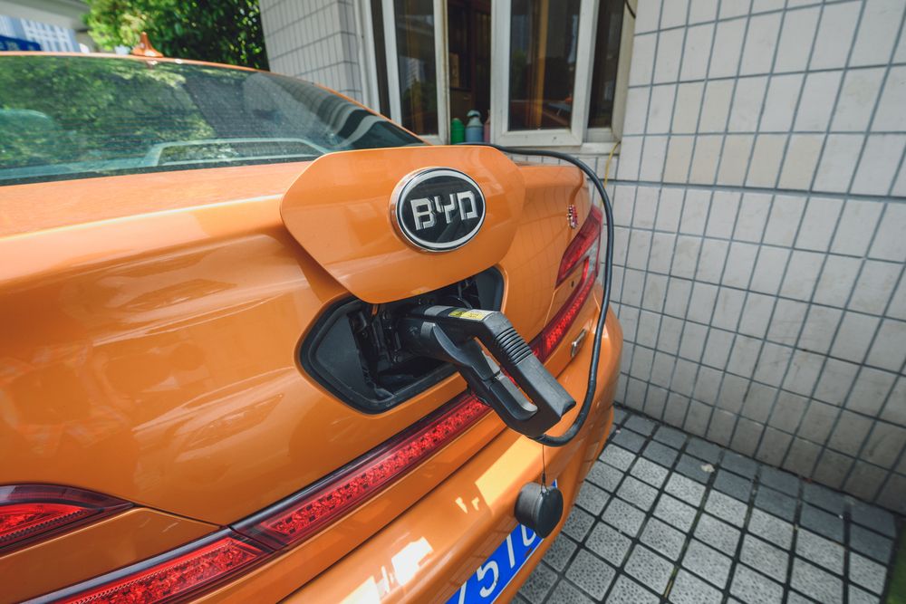 Shanghai,,China,-,May,05,,2016:,Charging,Byd,Electric,Car