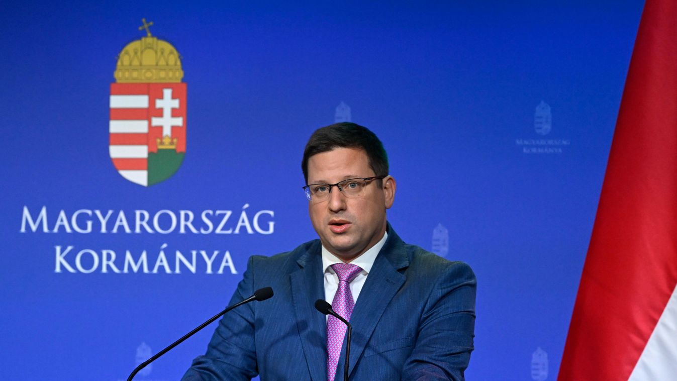 Kormányinfó: Gulyás Gergely váratlanul három alaptörvény-módosítást is bejelentett