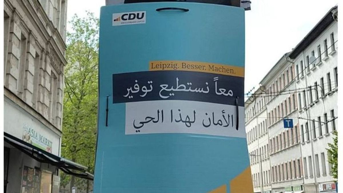 Arab, török plakátokkal nyomta tele Lipcsét a CDU,  éjszaka mind letépték – videó