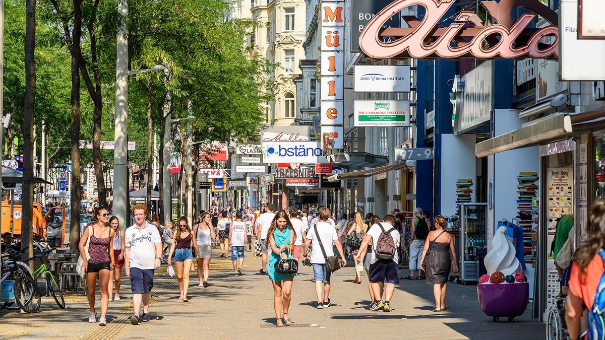 Lassan vigalmi negyeddé alakul a legendás Mariahilfer Strasse, Bécs bevásárló utcája
