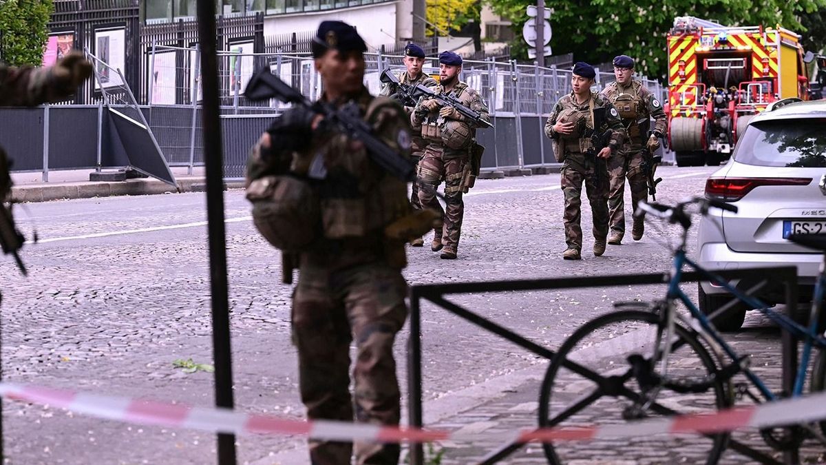 Robbantással fenyegetőzött Irán párizsi konzulátusánál egy férfi