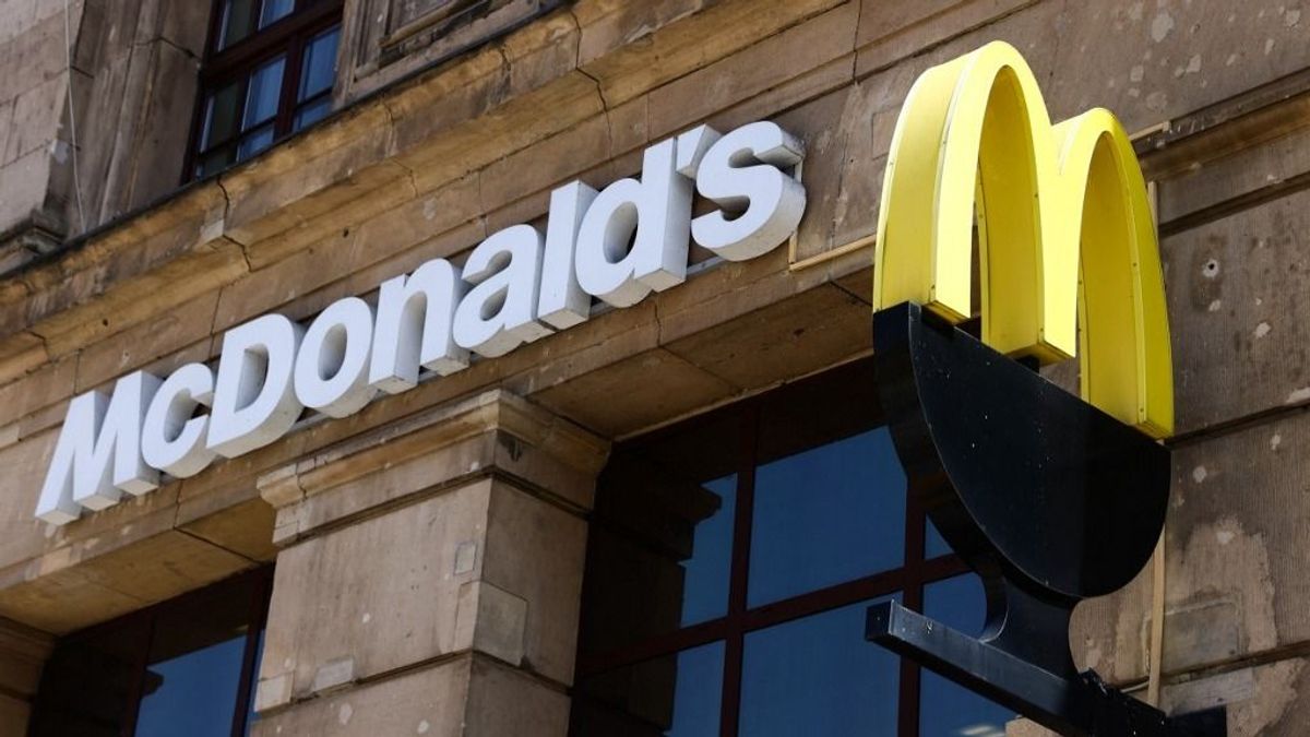 Erős Pista visszatért a McDonald’s-ba és még csípősebb lett