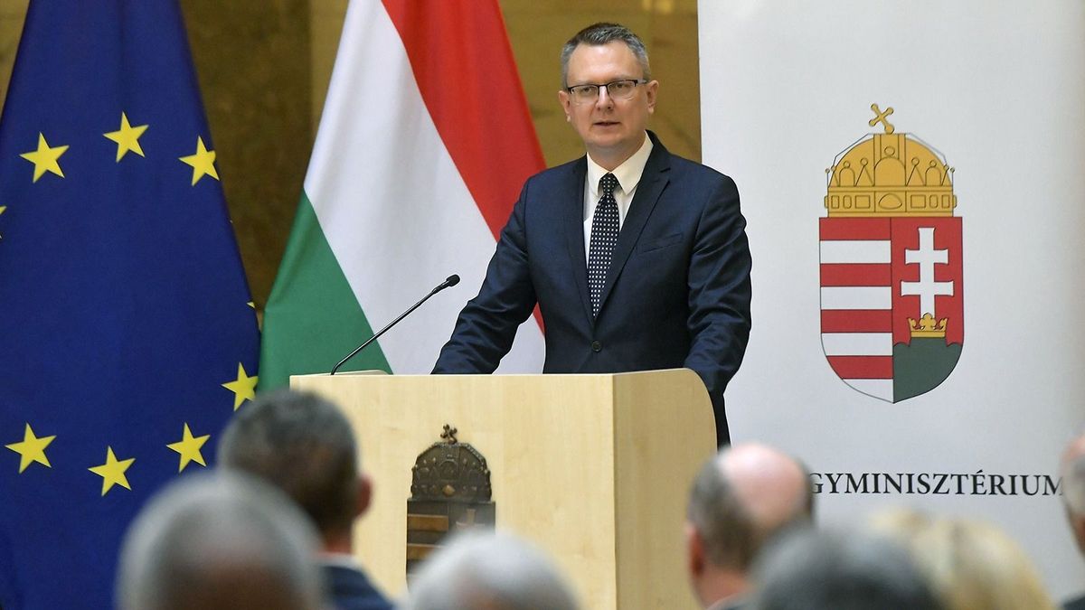 Rétvári Bence: a migrációs paktum szembemegy az európaiak akaratával