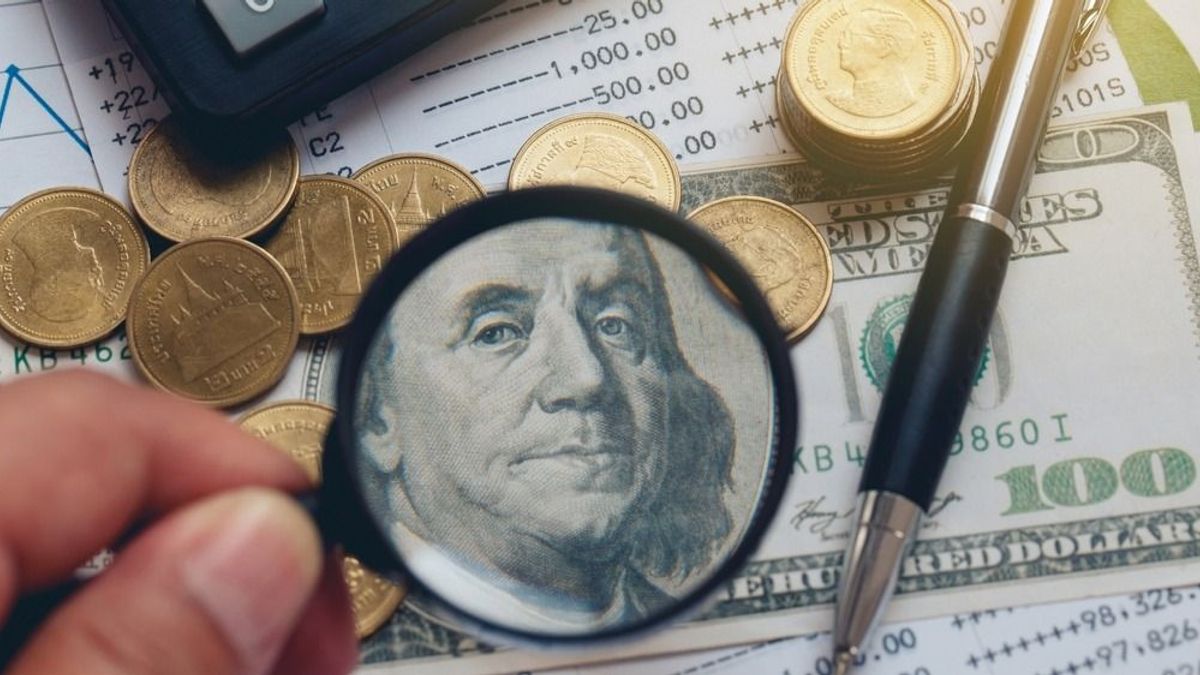 Már 15 forinttal olcsóbb a dollár, mint április közepén