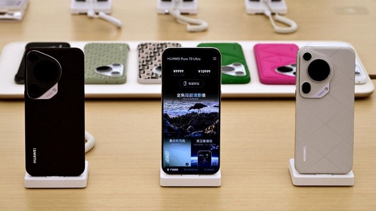 Hiába a szankciók, a Huawei újabb 5G-képes okostelefont dobott piacra