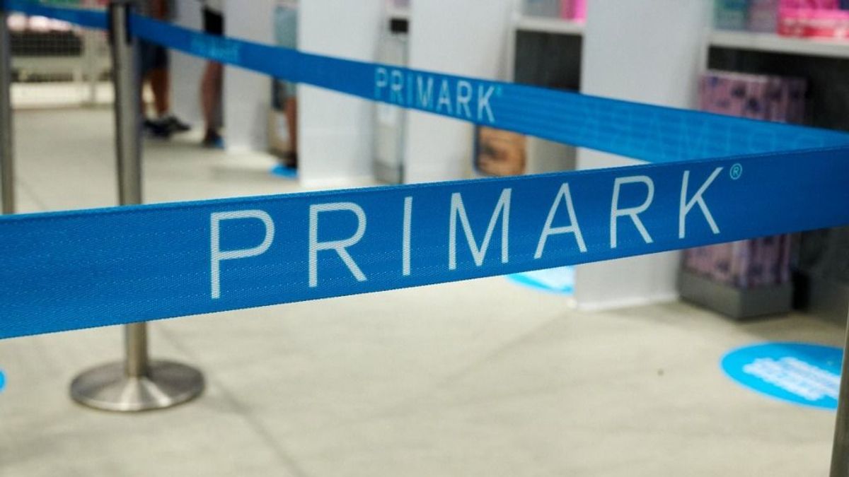 Újabb roham elé nézhet a budapesti Primark? Iskolakezdés előtt több száz termék árát befagyasztották