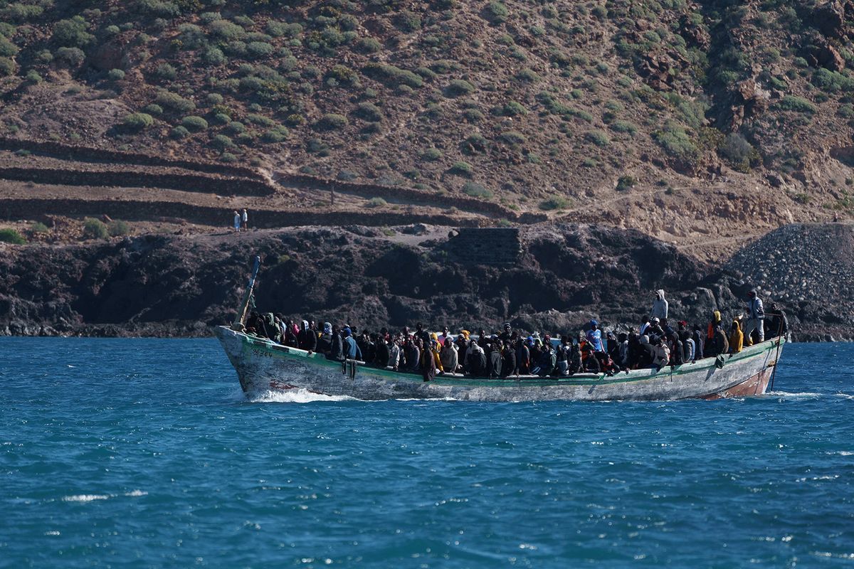 Los Cristianos, 2024. január 10.Afrikából Európába igyekvő illegális bevándorlók érkeznek csónakon a Kanári-szigetekhez tartozó Tenerifén fekvő Los Cristianos kikötőjébe 2024. január 10-én.MTI/EPA/EFE/Ramon De La Rocha
Orbán Viktor