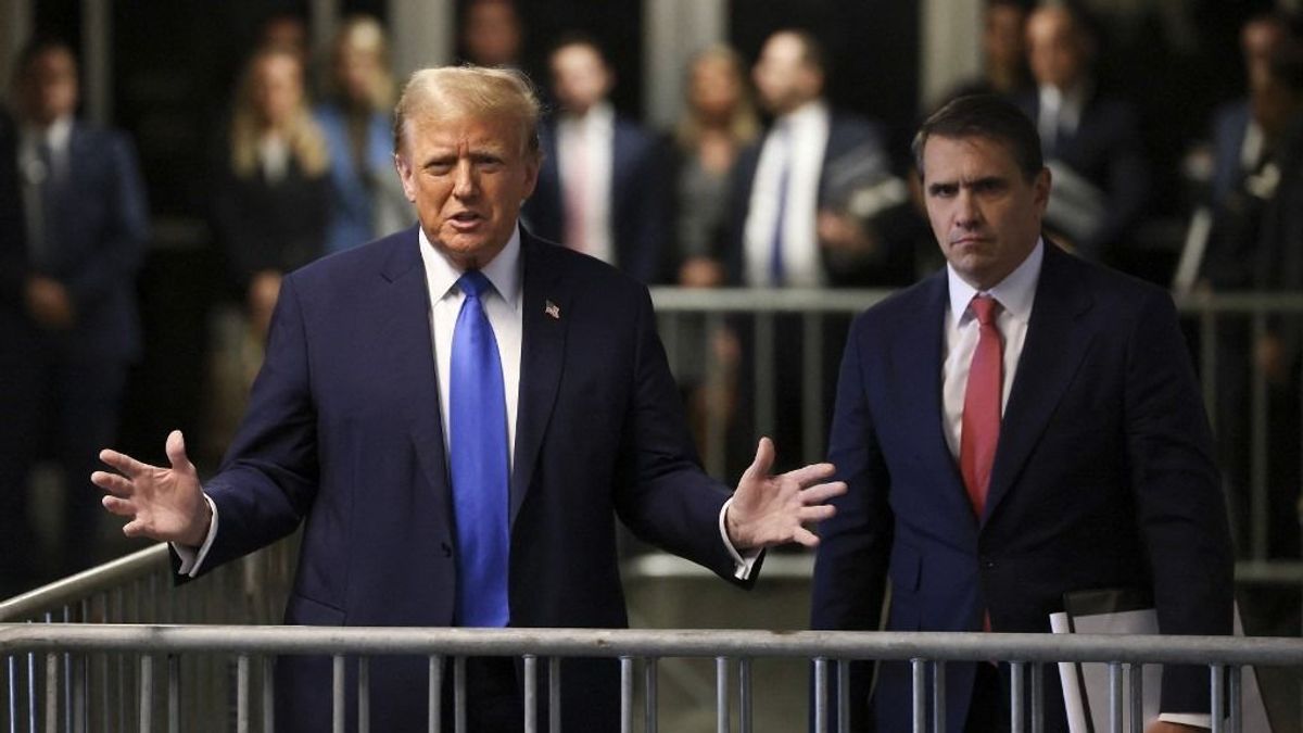 Elkezdődött Donald Trump első büntetőügyének tárgyalása
