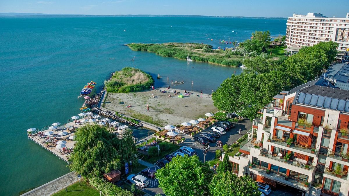 Egyre több helyen csak fizetős parkoló van a Balatonnál