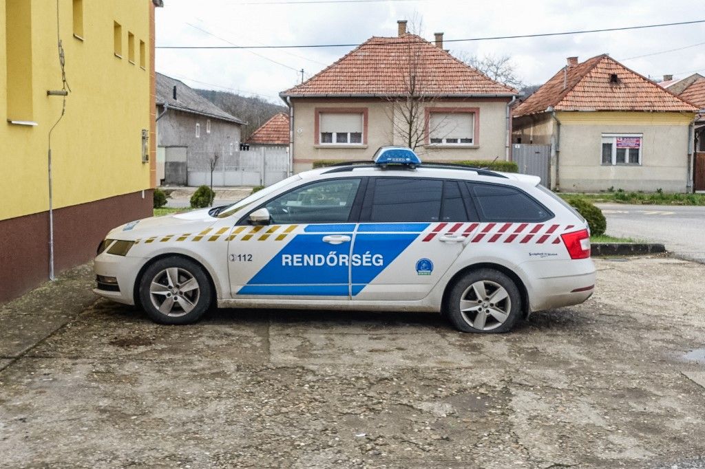 Daily Life In Bukkzserc, Hungary

rendőrség