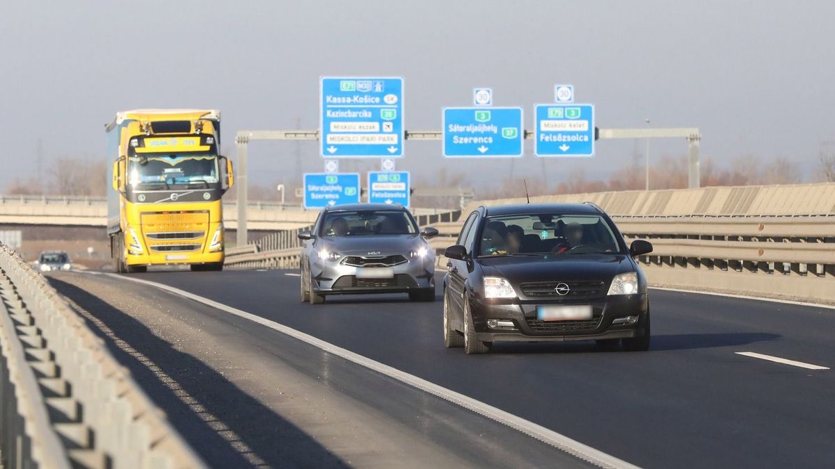 M30-as autópálya: hiába zárták le két hónapja, azóta sem történt semmi a szétrepedt szikszói szakaszon