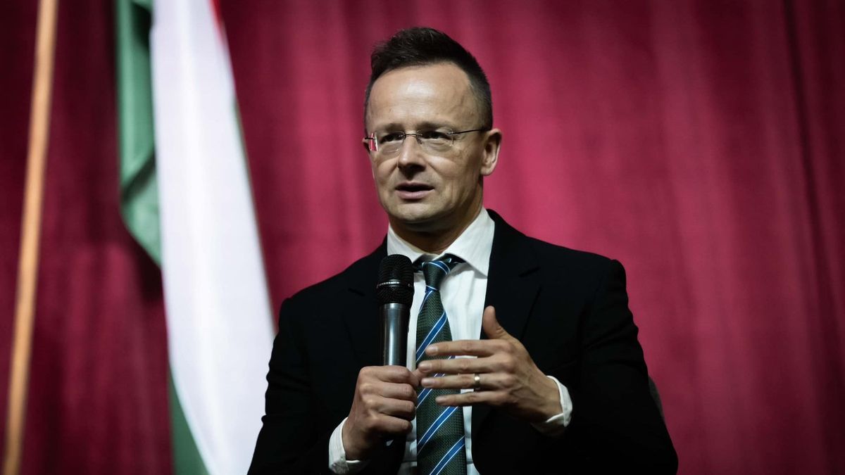Szijjártó Péter szerint Magyarország szuverenitásának megóvása a tét a júniusi önkormányzati és európai parlamenti választásokon.