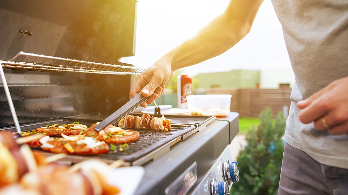 Horribilis büntetést kaphatnak Németországban az erkélyen grillezők – itthon is jobb észnél lenni