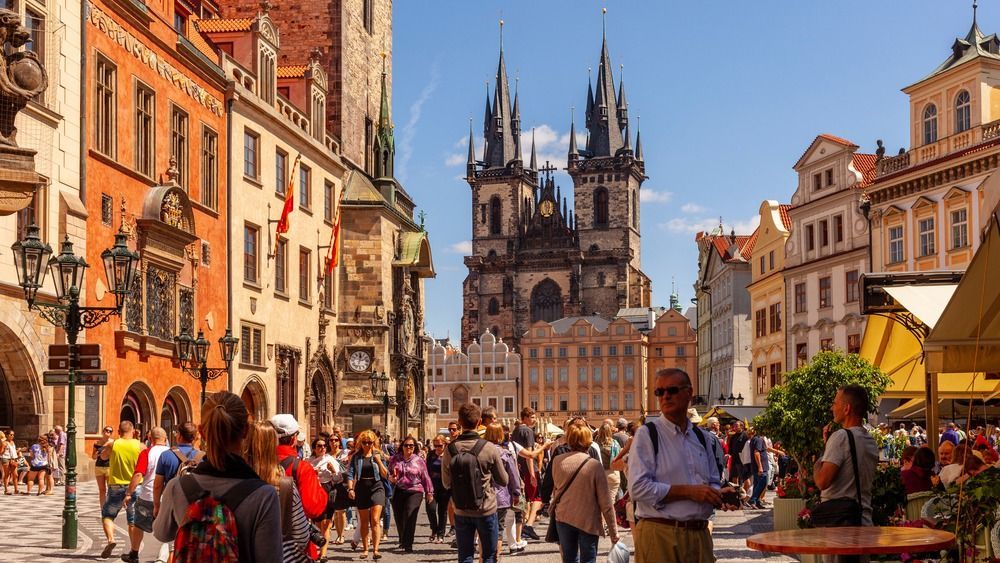 Prague,,Czech,Republic,,07.26.2015:,Stroll,Around,Prague's,Old,Town,Square