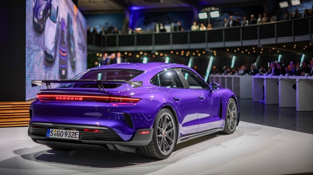 Porsche presents annual figures for 2023