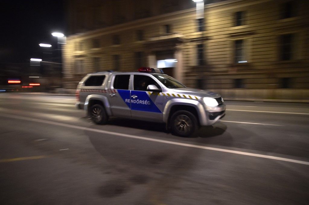 Protest In Budapest Over Sexual Abuse Case Pardon

deák tér bíróság rendőrség
