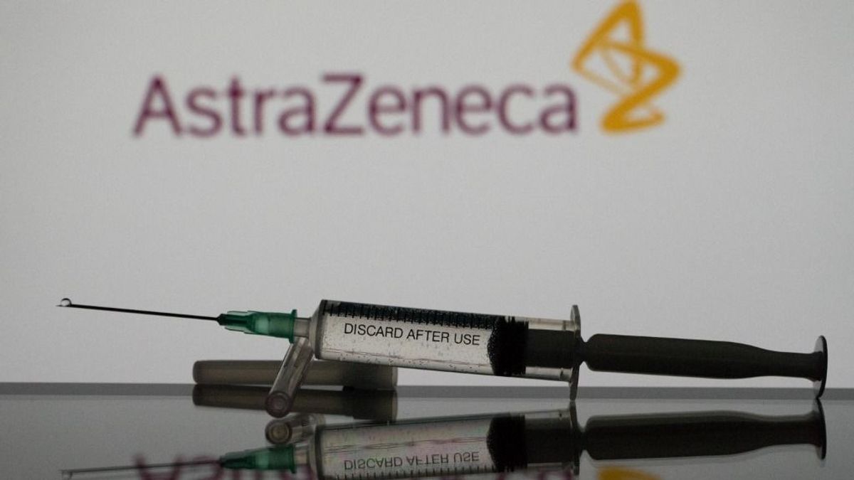 Súlyos beismerés a gyógyszergyártótól: vérrögöt okoz a Covid oltóanyaga