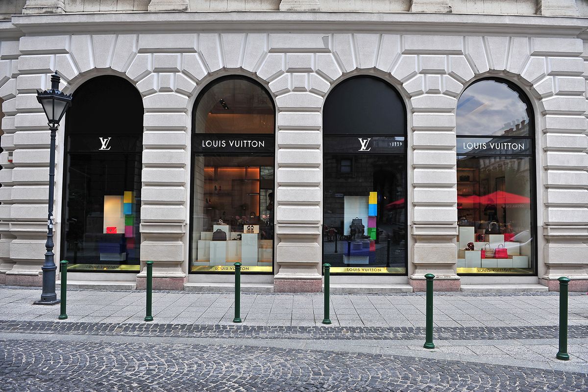 Budapest,,Hungary,-,June,4:,Facade,Of,Louis,Vuitton,Flagship