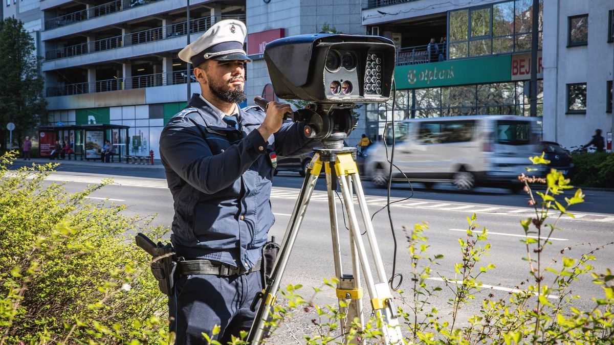 Jobb, ha mindenki lassít – az összes traffipaxot beveti a héten a rendőrség