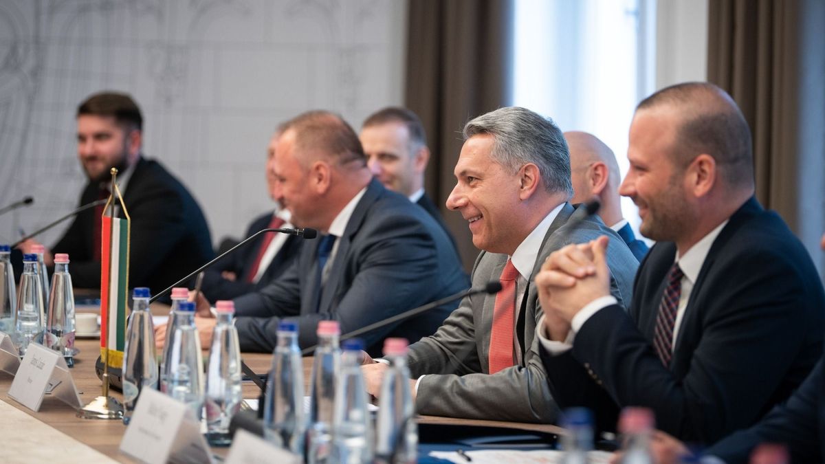 Budapest–Belgrád vasútvonal: Lázár János további kínai projektekről egyeztetett