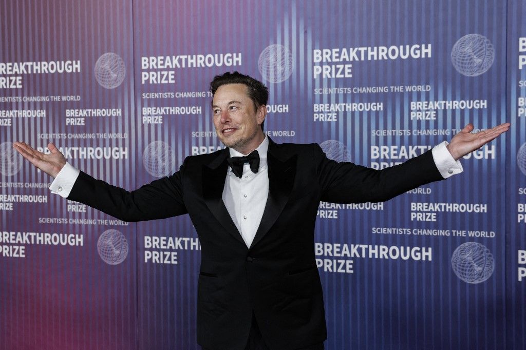 South African businessman Elon Musk arrives at the Tenth Breakthrough Prize Ceremony at the Academy Museum of Motion Pictures in Los Angeles, California, on April 13, 2024. (Photo by ETIENNE LAURENT / AFP)