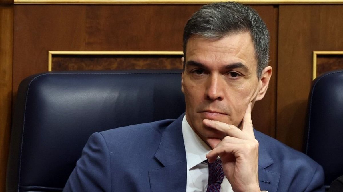 Váratlan fordulat: mégsem mond le a spanyol miniszterelnök