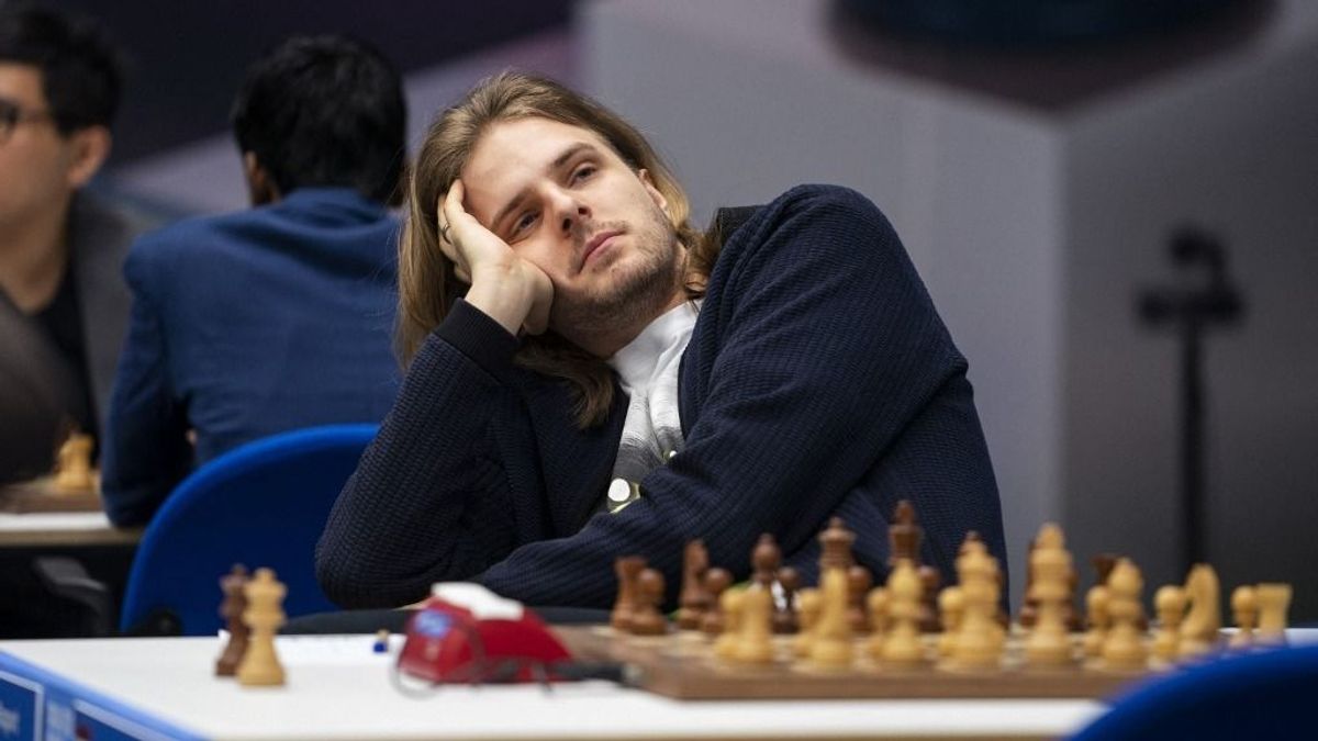 Román állampolgár lett a legjobb magyar sakkozó