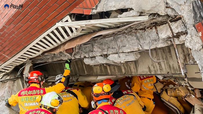Az elmúlt 25 év legnagyobb tajvani földrengésében 9 ember meghalt, több tucat megsérült