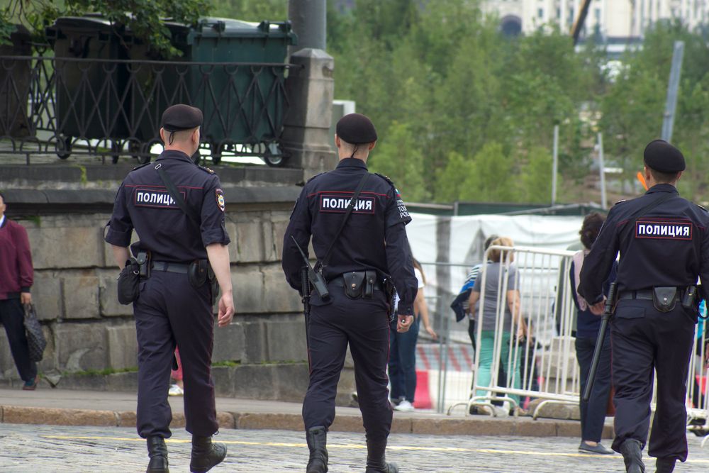 Russia,,Moscow,,June,2017,-,Russian,Policemen,Check,Order,In, rendőr, támadás,