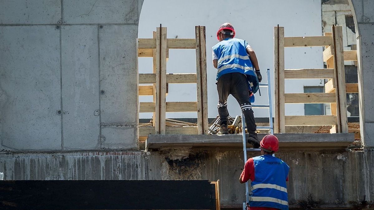 Építőipar,építkezés, építőmunkás, munkás  foto: Vémi Zoltán Bp. 2017.07.11.Építőipar,építkezés, építőmunkás, munkás  foto: Vémi Zoltán Bp. 2017.07.11.