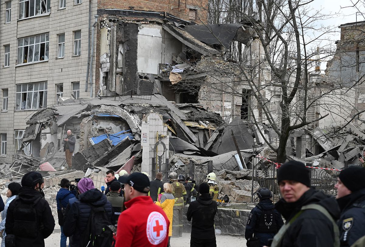 At Least 9 People Injured After Missiles Strike In Kyiv, Amid Russia's Invasion Ukraine.
orosz-ukrán háború