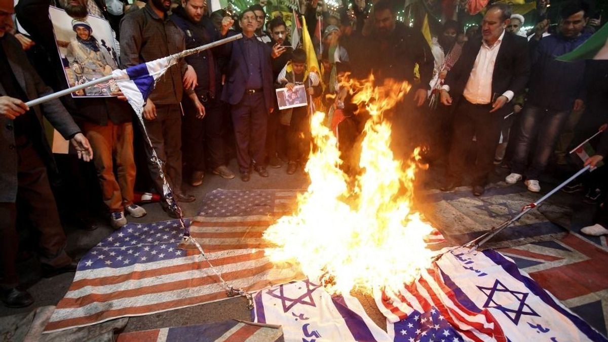 Irán kíméletlen választ ígér a szíriai konzulátusra mért csapásra