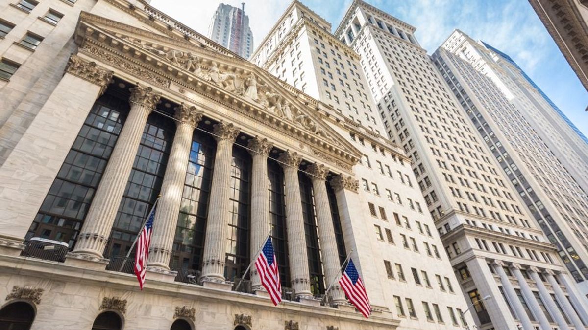 Fékez az amerikai gazdaság, gyengül a dollár, erősödik a forint