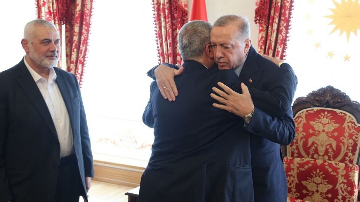 Az izraeli háború 198. napja – Erdogan a Hamász vezetőjével ölelkezett