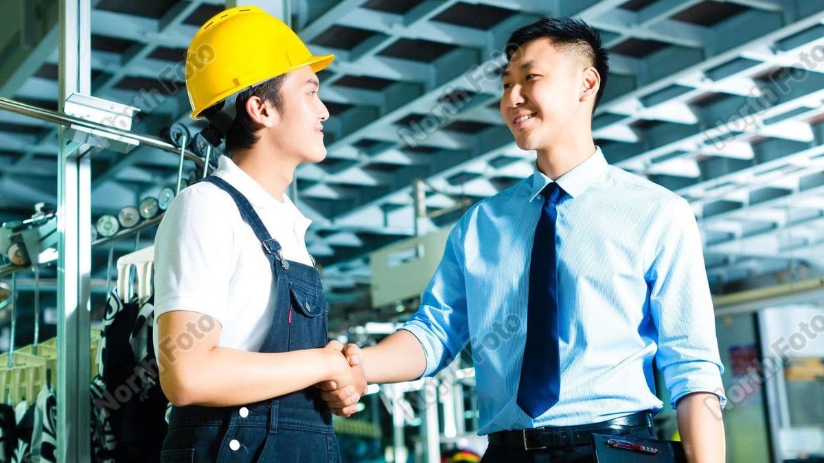 Továbbra is termelnek, de nem költenek a kínaiak