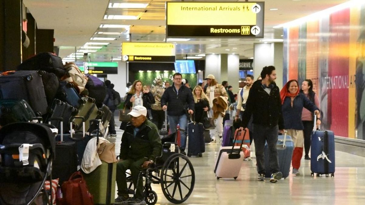 Repülőjegyárak: jön a nyár, irány a lejtő