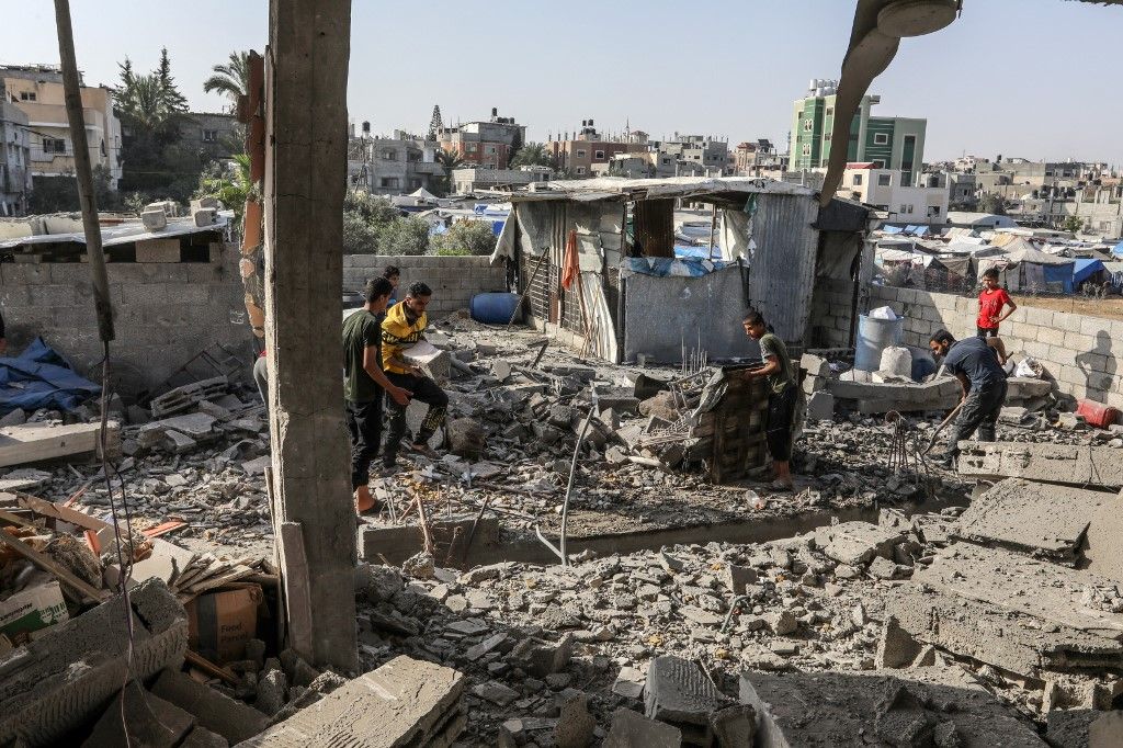 Israeli attacks leave devastation in Rafah: Family's home destroyed, casualties reported
izraeli háború