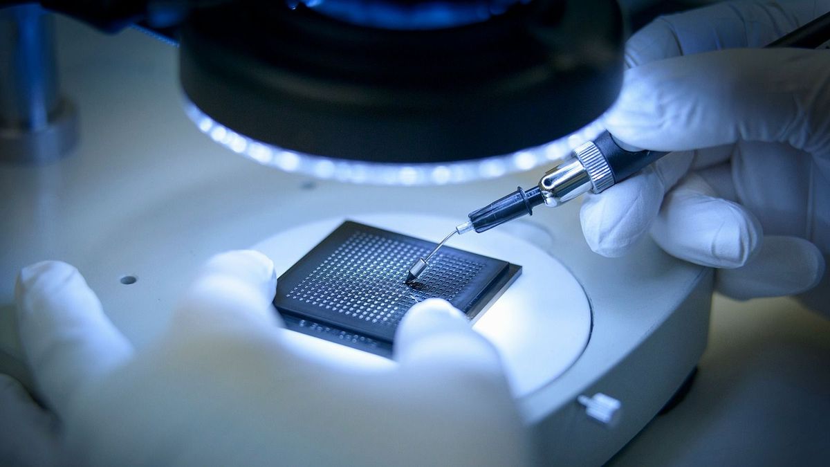 Távolról is lekapcsolhatók a csipgyártó gépek, ha Kína megtámadja Tajvant