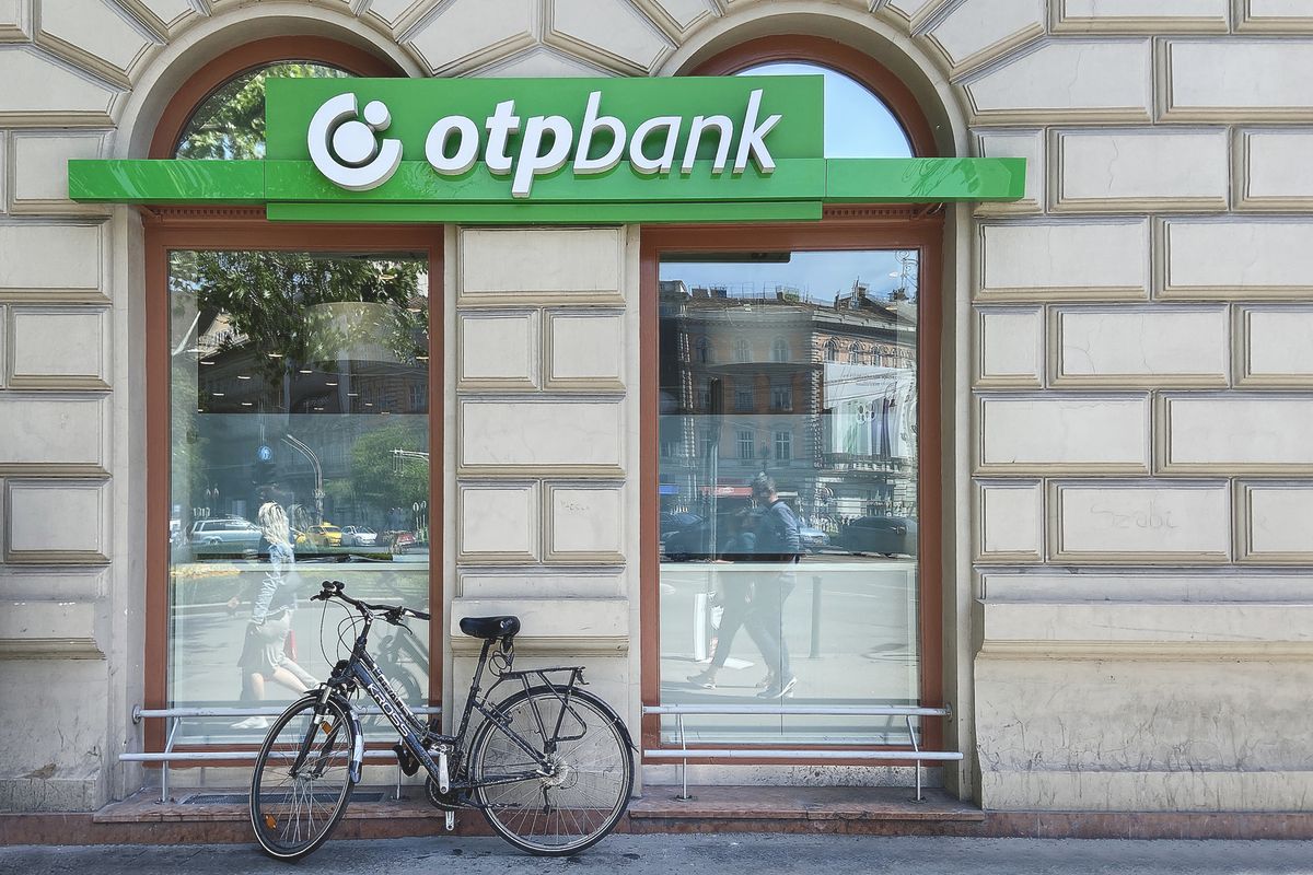 LUS_IMG_504020240429 Budapest 
OTP Bank 
OTP Bankfiók   
Illusztráció 

Fotó: Kalluis György  LUS  
Világgazdaság  VG