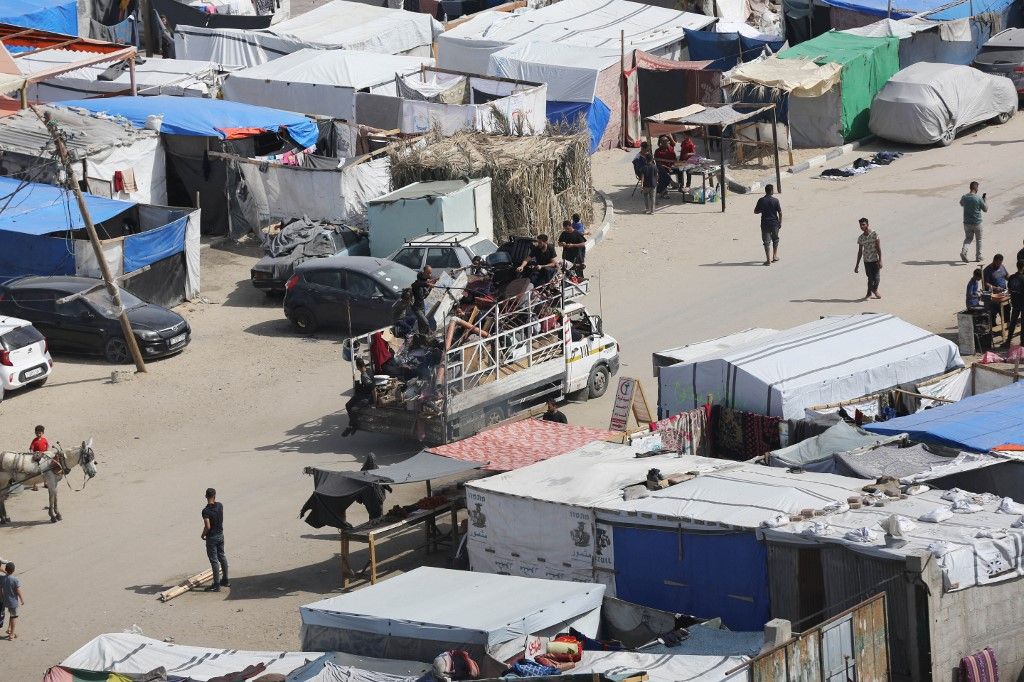 Displaced Palestinians try to survive under difficult conditions in Deir al-Balah
Gáza
segély