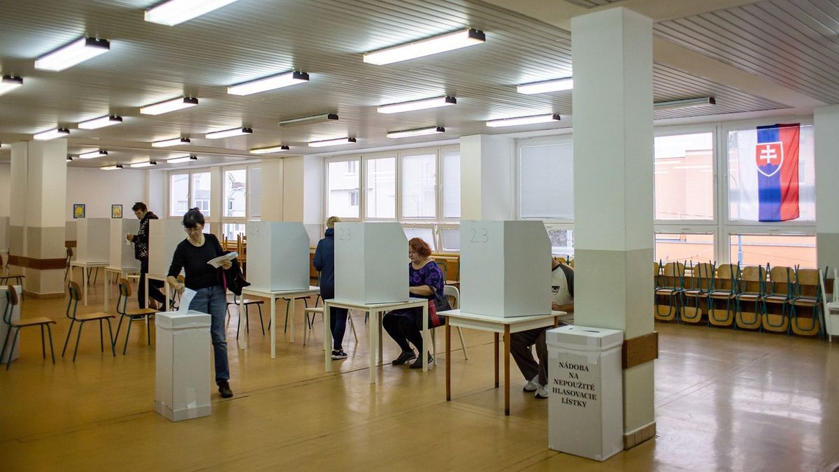 A szlovákok harmada visszaállítaná az önkényuralmat