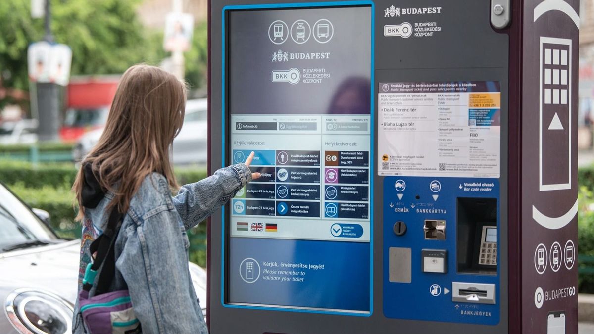 Óriás képernyős automatákat helyezett ki a BKK – mutatjuk, hol vannak a városban