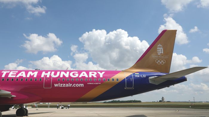 team hungary 
wizzair
