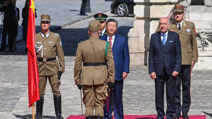 SULYOK Tamás; HSZI Csin-ping; KUN SZABÓ István