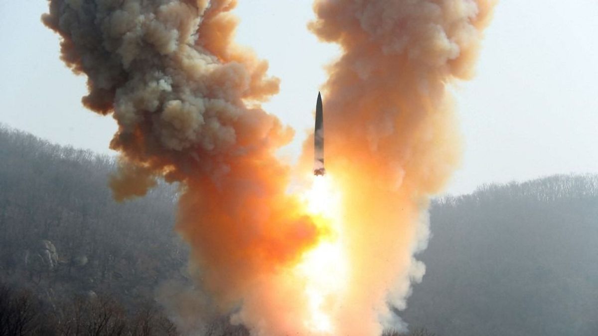 Észak-Korea nem áll le a ballisztikus rakéták tesztelésével