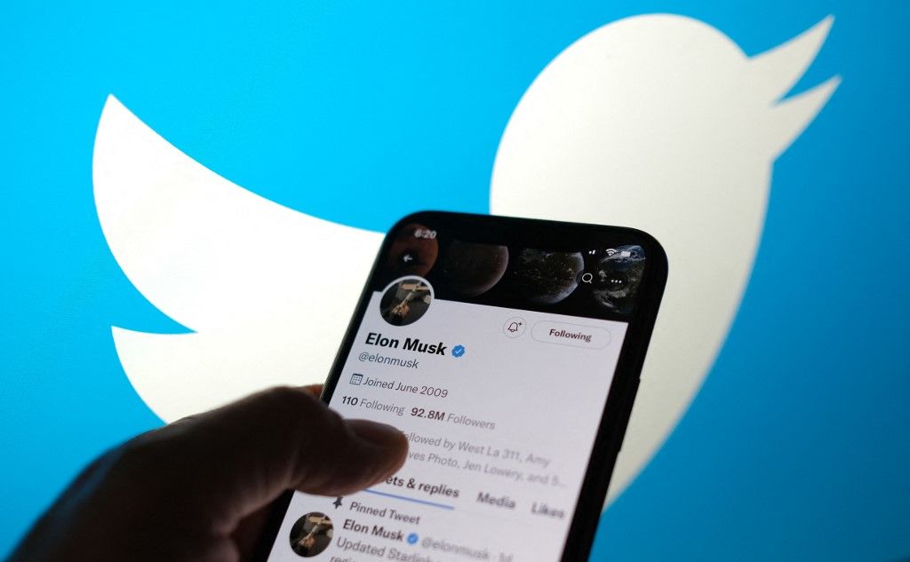 Elon Musk annonce la suspension du rachat de Twitter, qui s'effondre à Wall Street